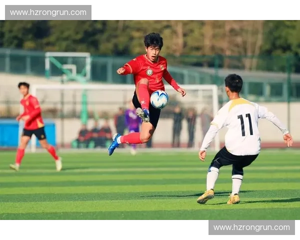 2017特步大学生足球联赛精彩纷呈 聚焦校园足球发展与青春力量的碰撞